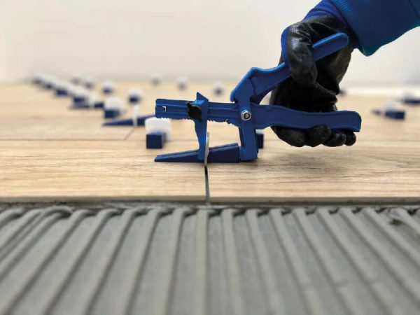 Cleste pentru distantieri la sistemul de nivelare si placare gresie faianta placi ceramice scule Mapei Mapelevel Easy WDG mapei md
